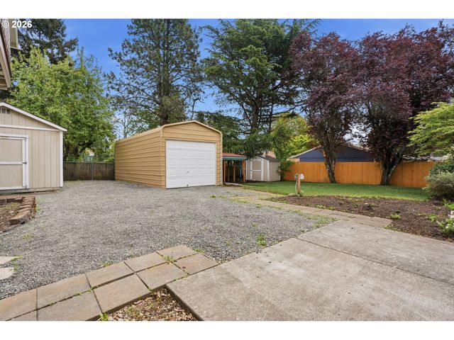 15904 Se HARRISON St, Portland, OR 97233