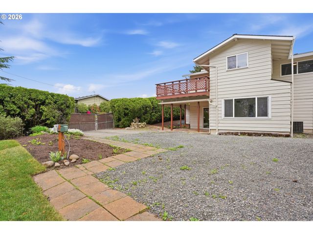 15904 Se HARRISON St, Portland, OR 97233