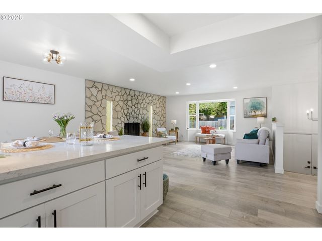 15904 Se HARRISON St, Portland, OR 97233