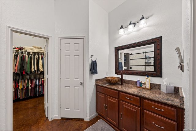 1001 Oak Park, Schertz, TX 78154