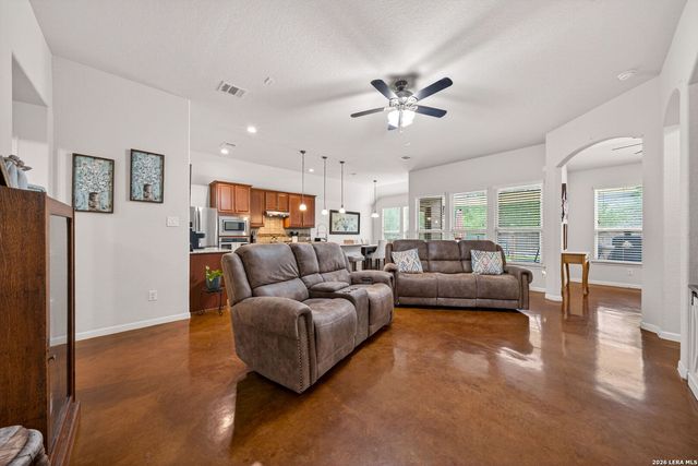 1001 Oak Park, Schertz, TX 78154