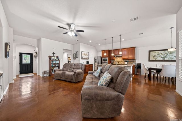 1001 Oak Park, Schertz, TX 78154