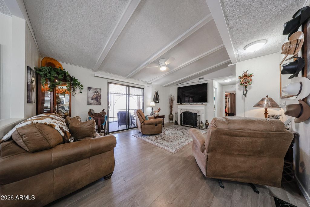 Image 20 of property listing at 3104 E BROADWAY Road 206, Mesa, AZ 85204