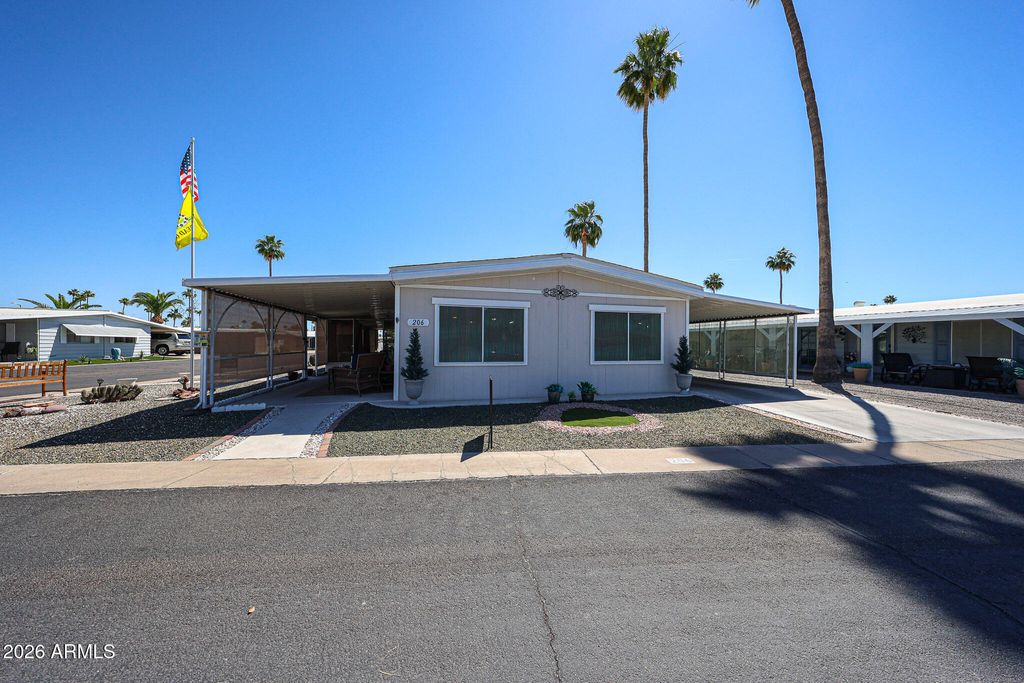 Image 3 of property listing at 3104 E BROADWAY Road 206, Mesa, AZ 85204