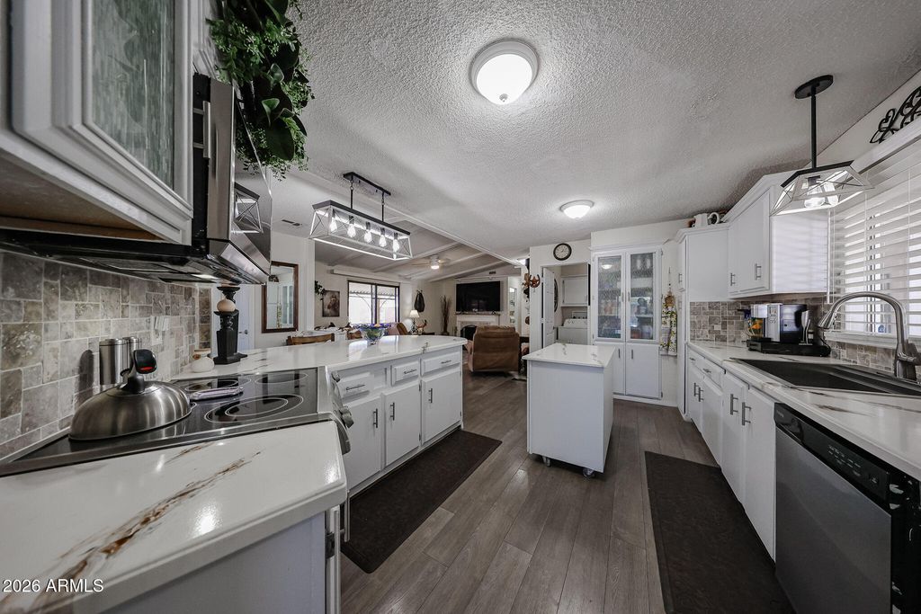 Image 7 of property listing at 3104 E BROADWAY Road 206, Mesa, AZ 85204