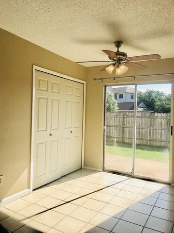 2000 Leeann DR A, Austin, TX 78758