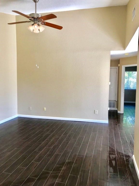 2000 Leeann DR A, Austin, TX 78758