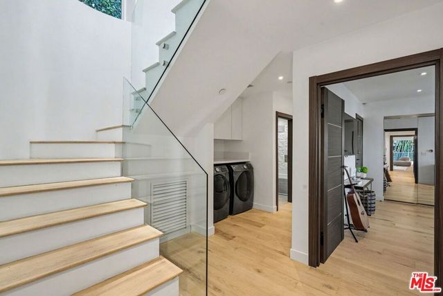 7944 Fareholm Drive, Los Angeles, CA 90046