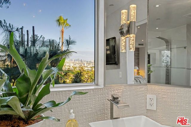 7944 Fareholm Drive, Los Angeles, CA 90046