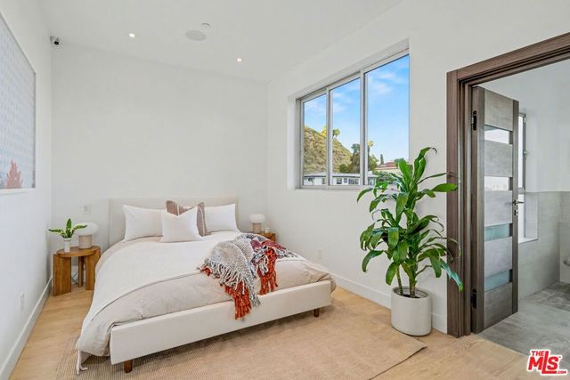 7944 Fareholm Drive, Los Angeles, CA 90046