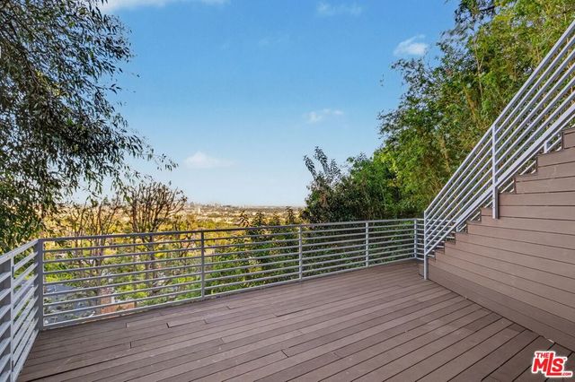 7944 Fareholm Drive, Los Angeles, CA 90046