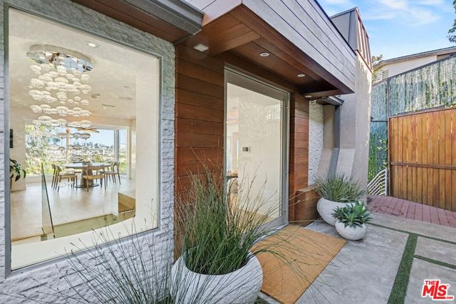 7944 Fareholm Drive, Los Angeles, CA 90046