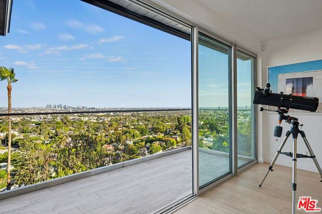 7944 Fareholm Drive, Los Angeles, CA 90046