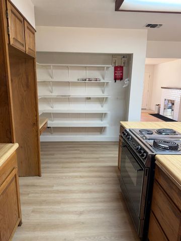 4836 Jackson St, North Highlands, CA 95660