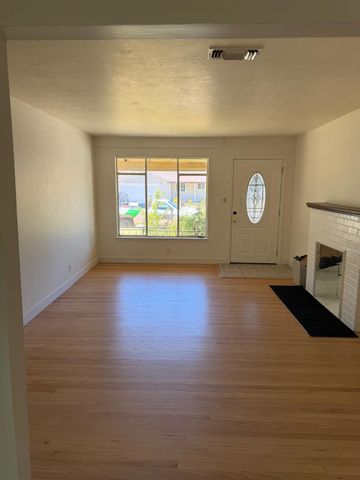 4836 Jackson St, North Highlands, CA 95660