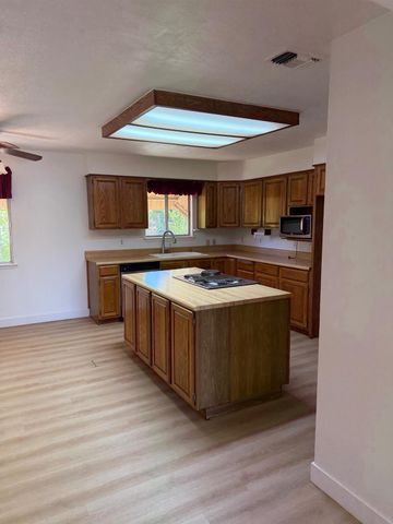 4836 Jackson St, North Highlands, CA 95660