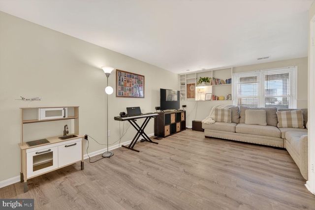 6194 LITTLE VALLEY WAY, Alexandria, VA 22310