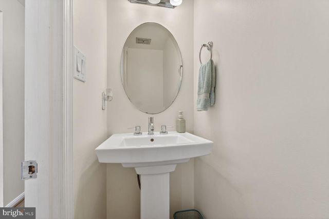 6194 LITTLE VALLEY WAY, Alexandria, VA 22310