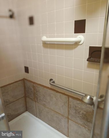 1010 10TH ST NE, Washington, DC 20002