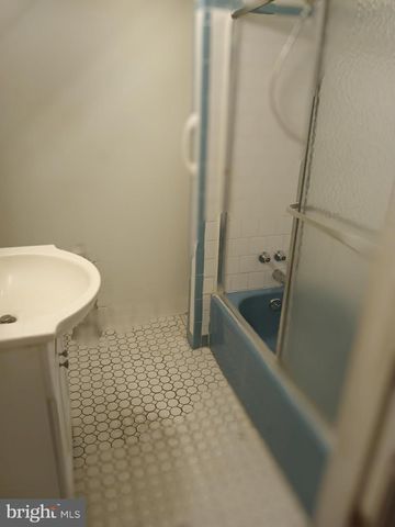 1010 10TH ST NE, Washington, DC 20002