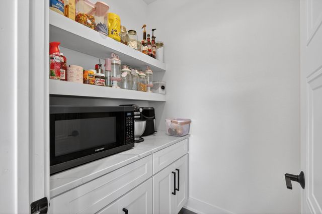 860 NW Frescott Circle, Waukee, IA 50263