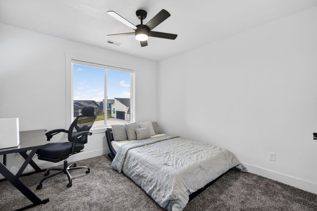 860 NW Frescott Circle, Waukee, IA 50263