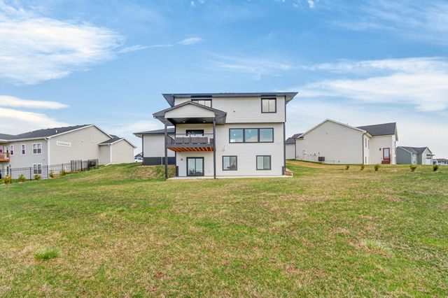 860 NW Frescott Circle, Waukee, IA 50263