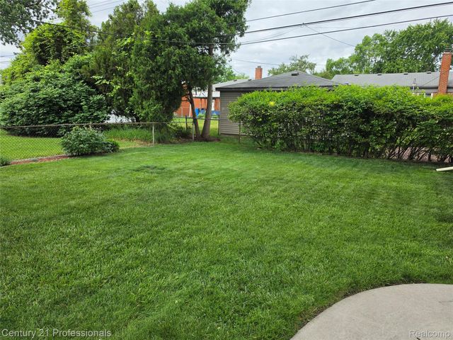 29421 Mark Avenue, Madison Heights, MI 48071