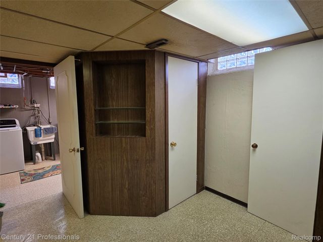 29421 Mark Avenue, Madison Heights, MI 48071