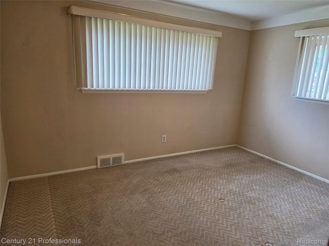 29421 Mark Avenue, Madison Heights, MI 48071