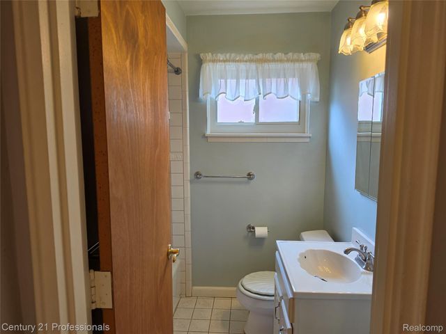 29421 Mark Avenue, Madison Heights, MI 48071