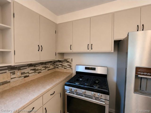29421 Mark Avenue, Madison Heights, MI 48071