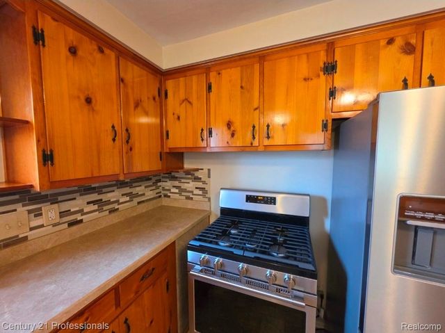 29421 Mark Avenue, Madison Heights, MI 48071