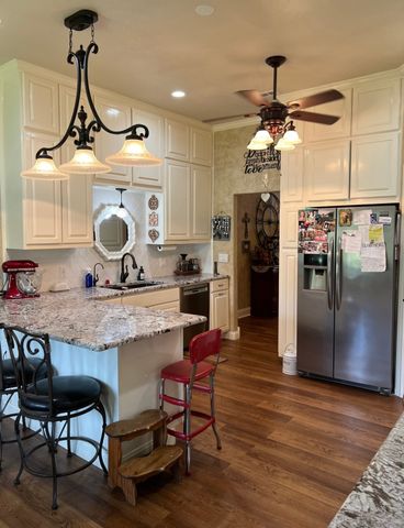 8215 Canja Drive, Fort Worth, TX 76126