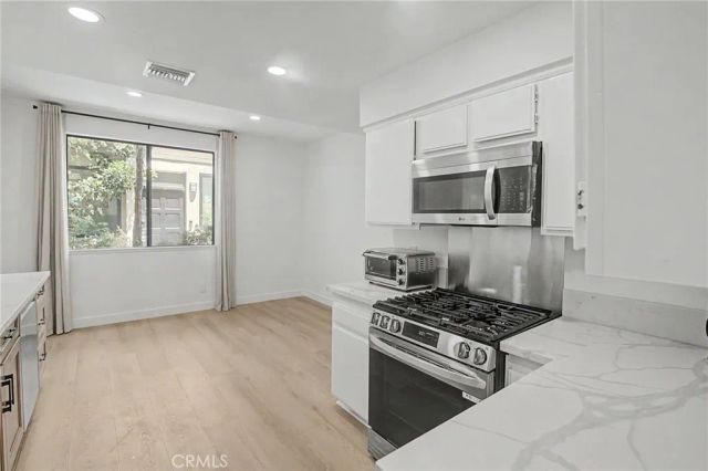 10793 Ashton 14, Los Angeles, CA 90024