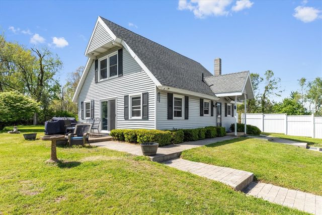 26016 Yankee Street, Edwardsburg, MI 49112