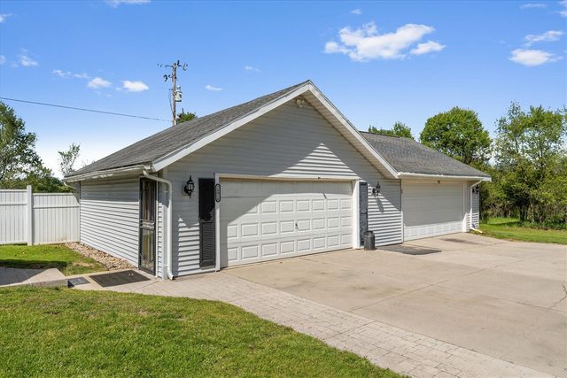 26016 Yankee Street, Edwardsburg, MI 49112