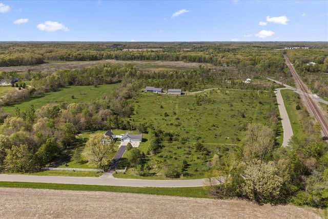 26016 Yankee Street, Edwardsburg, MI 49112