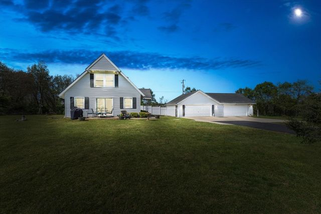 26016 Yankee Street, Edwardsburg, MI 49112