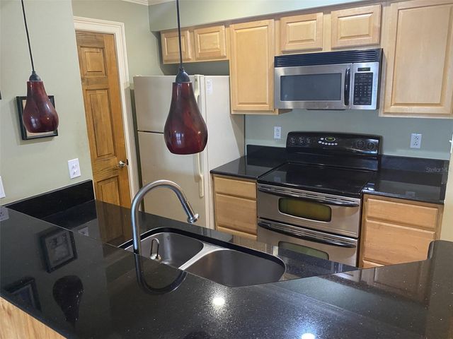 246 AFTON SQUARE 203, Altamonte Springs, FL 32714