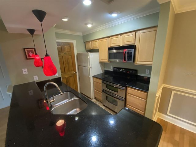 246 AFTON SQUARE 203, Altamonte Springs, FL 32714