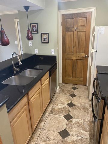 246 AFTON SQUARE 203, Altamonte Springs, FL 32714