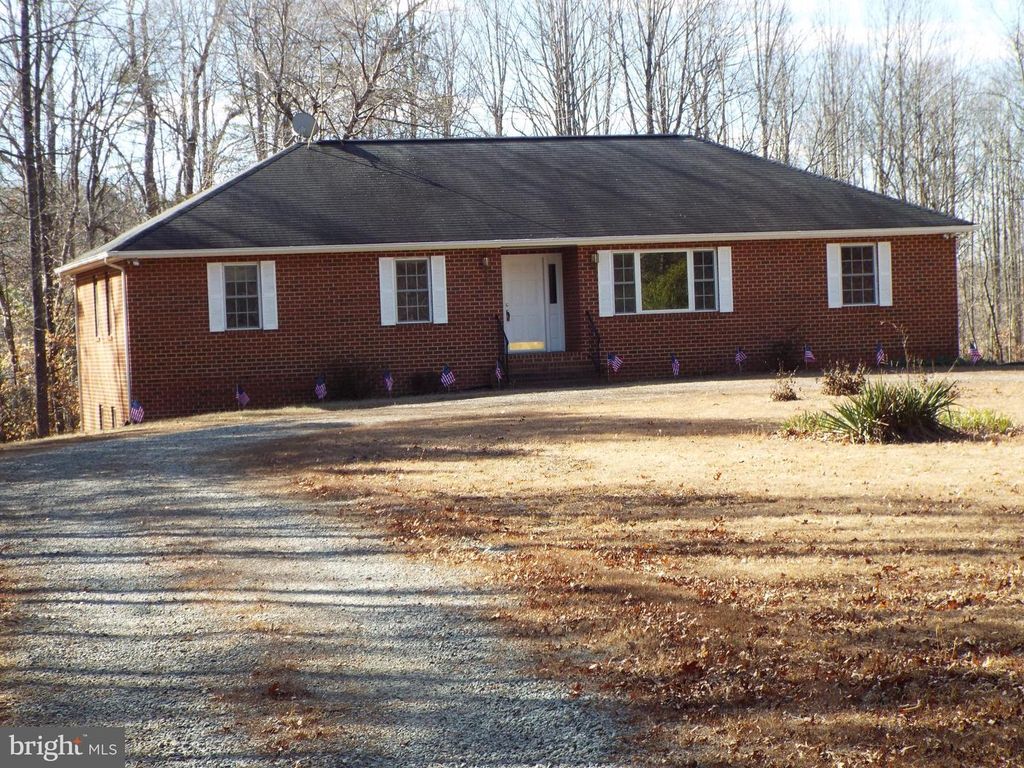 5545 YANCEYVILLE RD, Louisa, VA 23093