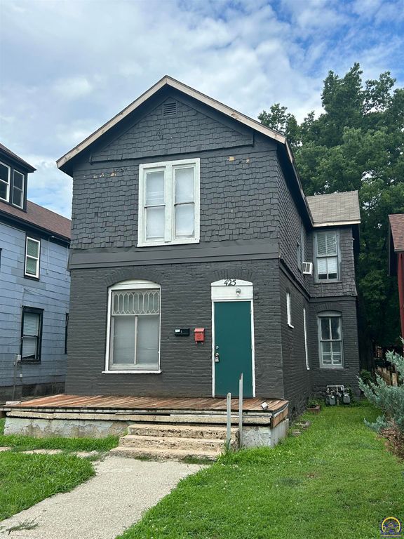 425 SW Taylor ST, Topeka, KS 66603