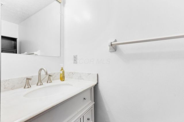 2817 Bella Via Avenue, Columbus, OH 43231