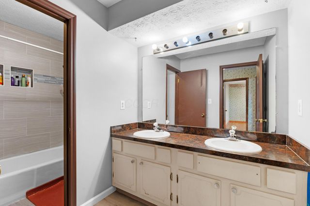 2817 Bella Via Avenue, Columbus, OH 43231