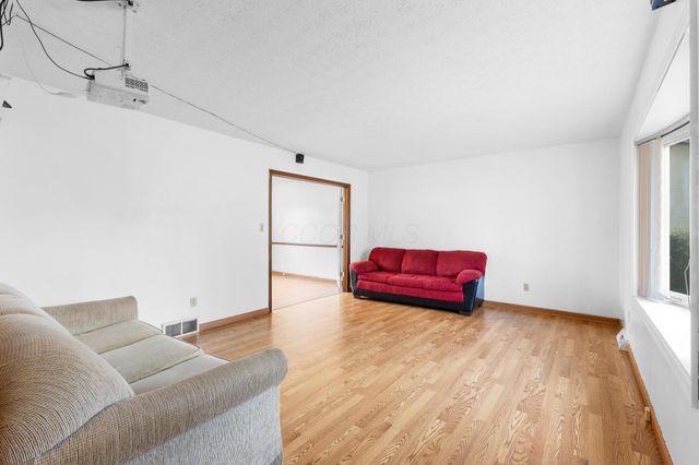 2817 Bella Via Avenue, Columbus, OH 43231