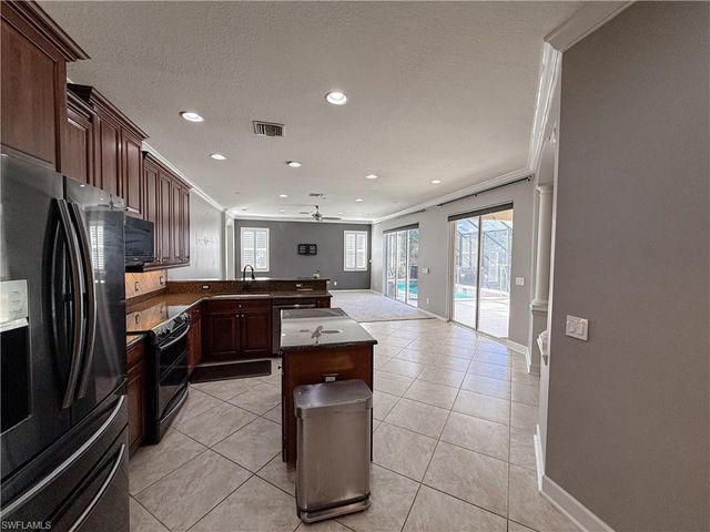 2822 Via Piazza LOOP, Fort Myers, FL 33905