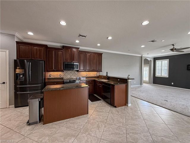 2822 Via Piazza LOOP, Fort Myers, FL 33905