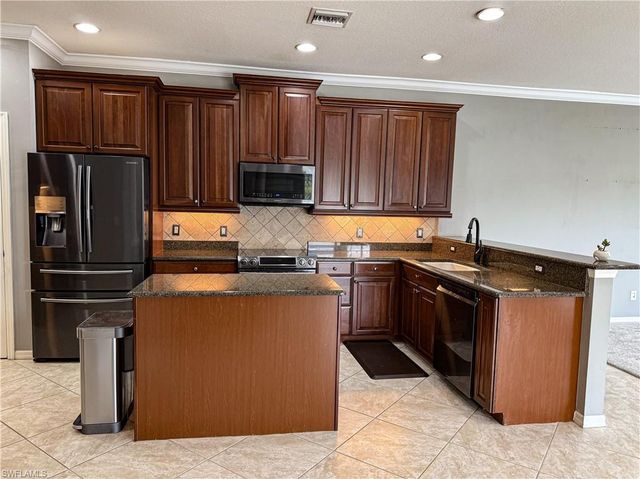 2822 Via Piazza LOOP, Fort Myers, FL 33905